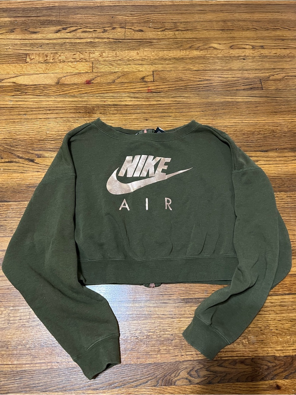 Nike Women's Cropped Sweatshirt in Olive Green with Metallic Logo